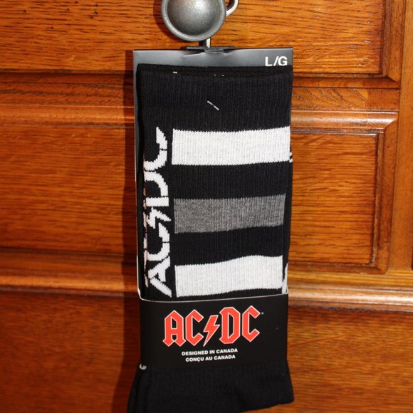 🍁5/$25🎃 AC/DC Socks Size 9-12 Mens  Crew Style - Picture 1 of 2